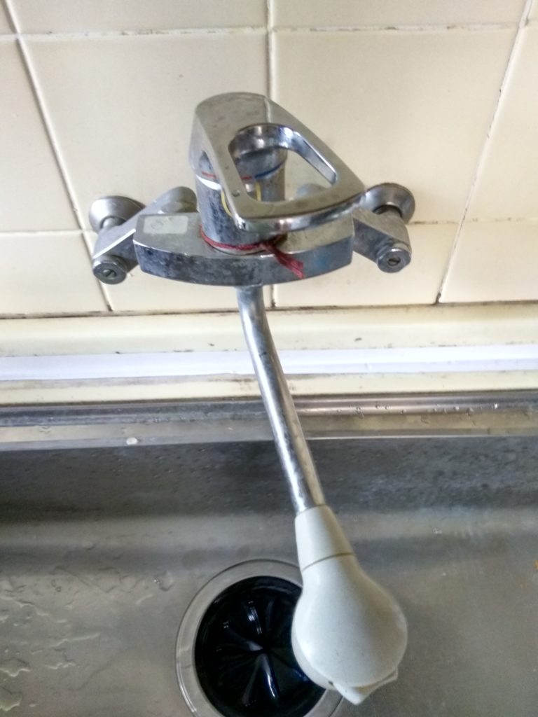 台所の水漏れ修理
